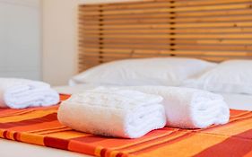 Guest Planet - Grazioso Bilocale Bande Nere M1
