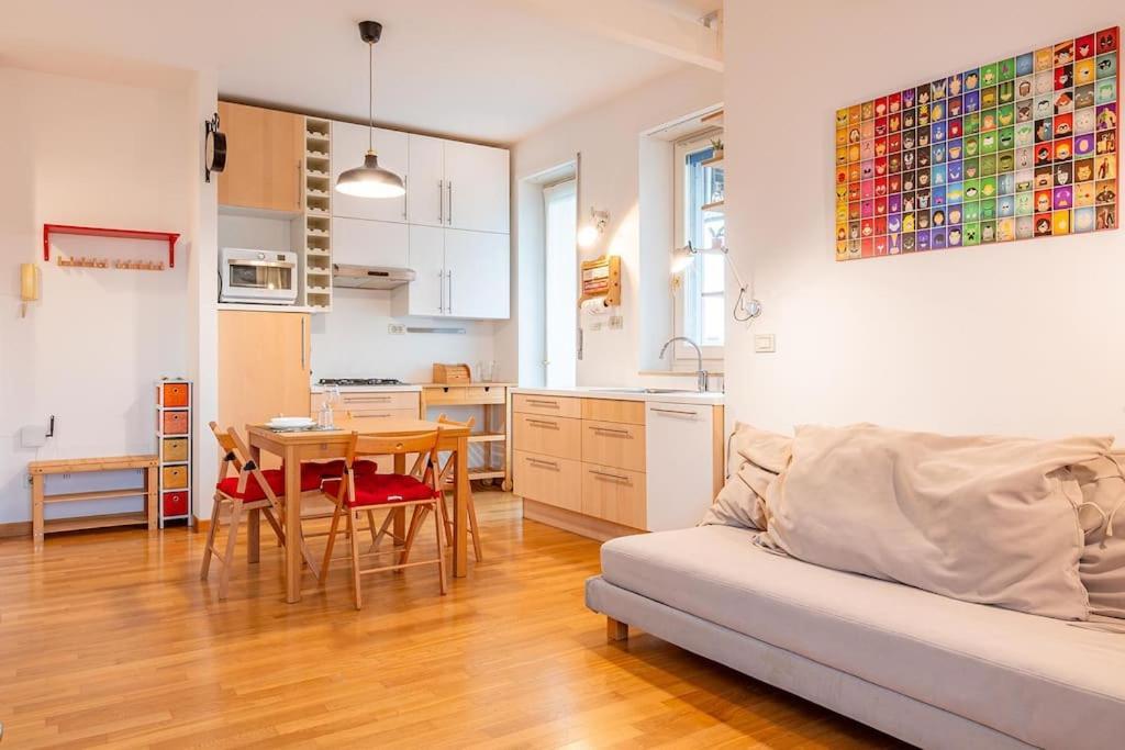 Appartamento Guest Planet - Grazioso Bilocale Bande Nere M1 Milano Esterno foto